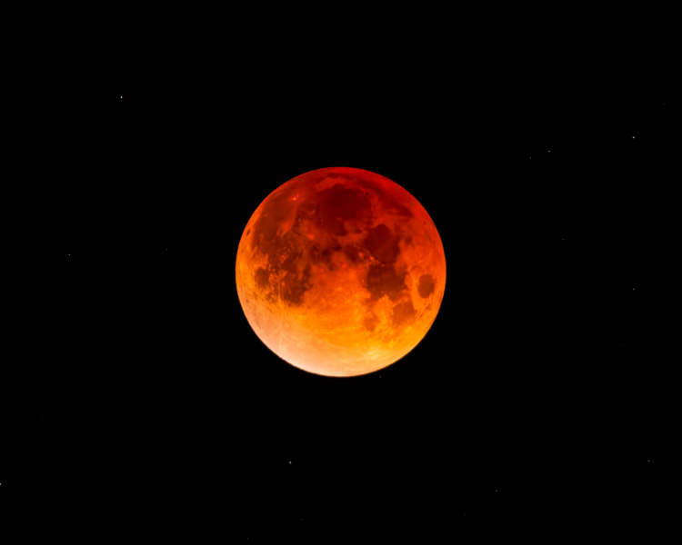 She Looks Good in Red: Capturing March’s Blood Moon by Bryce McCabe